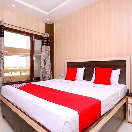 Oyo Flagship Armaan Resort Shāhpur Kültér fotó