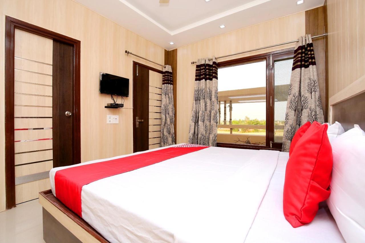 Oyo Flagship Armaan Resort Shāhpur Kültér fotó