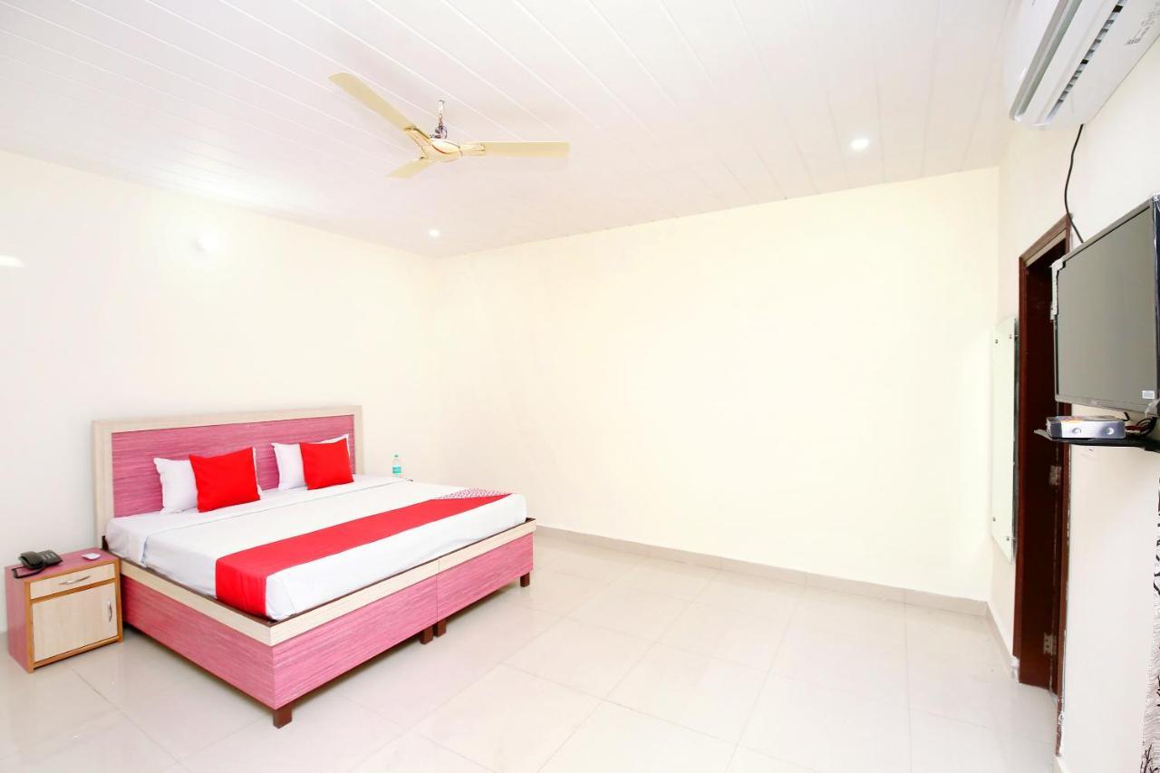 Oyo Flagship Armaan Resort Shāhpur Kültér fotó
