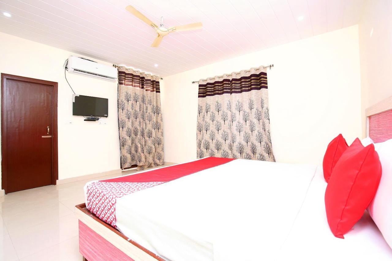 Oyo Flagship Armaan Resort Shāhpur Kültér fotó