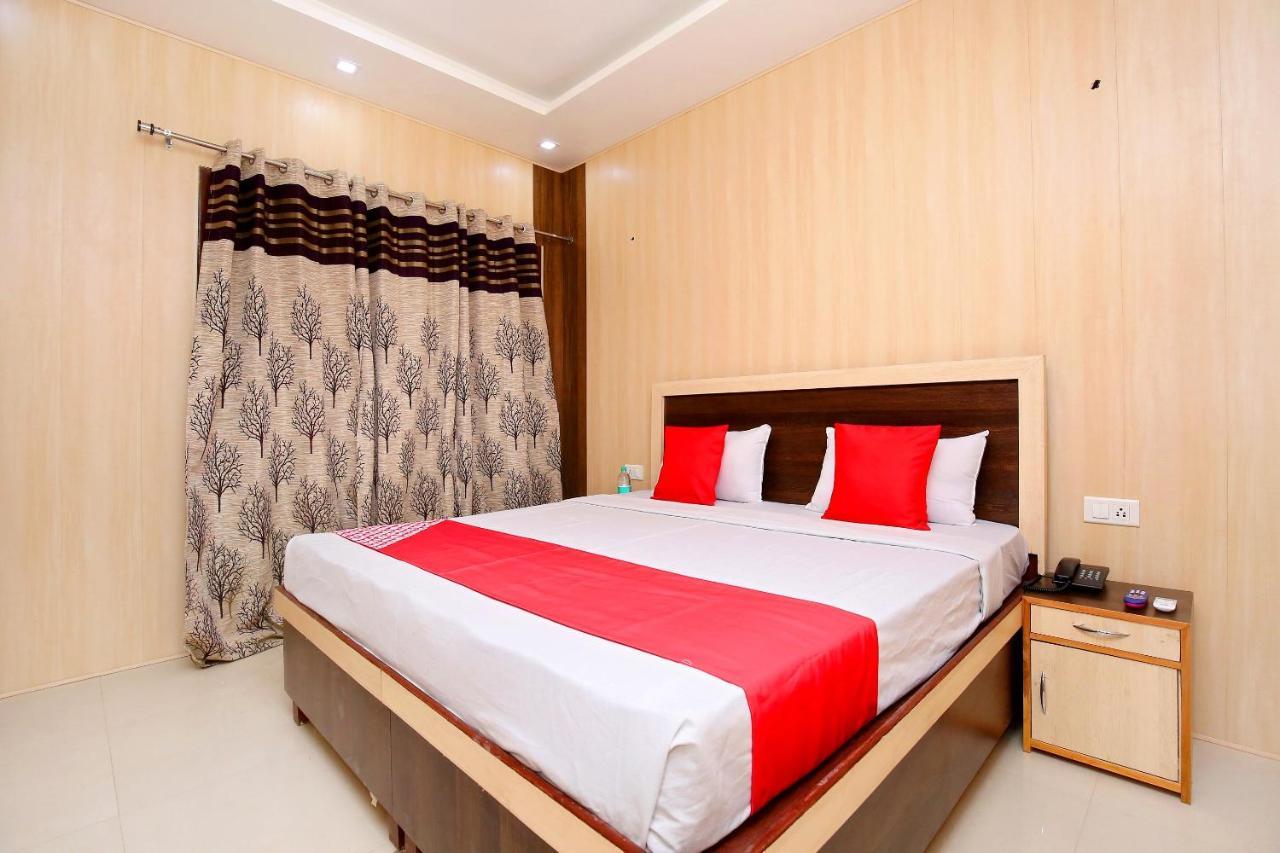 Oyo Flagship Armaan Resort Shāhpur Kültér fotó