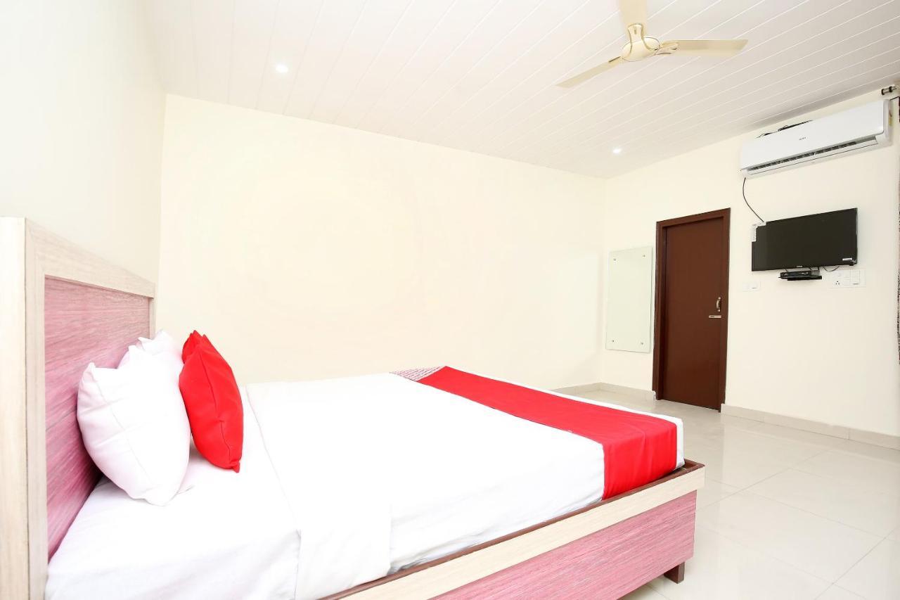 Oyo Flagship Armaan Resort Shāhpur Kültér fotó