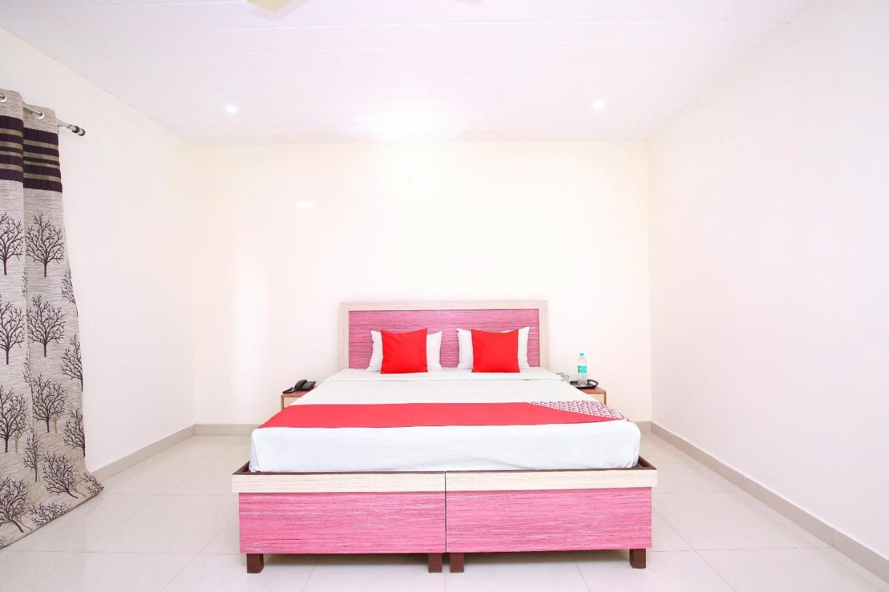 Oyo Flagship Armaan Resort Shāhpur Kültér fotó