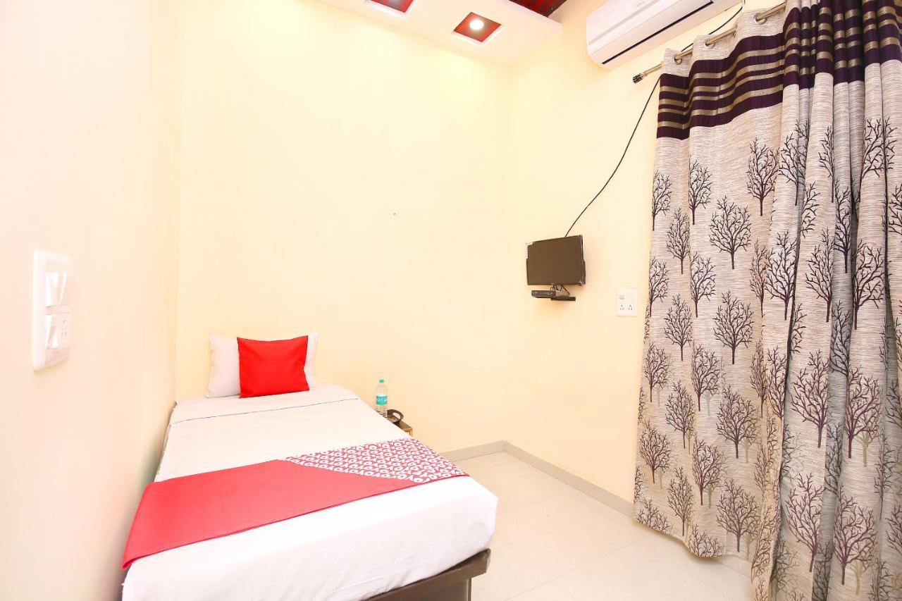 Oyo Flagship Armaan Resort Shāhpur Kültér fotó